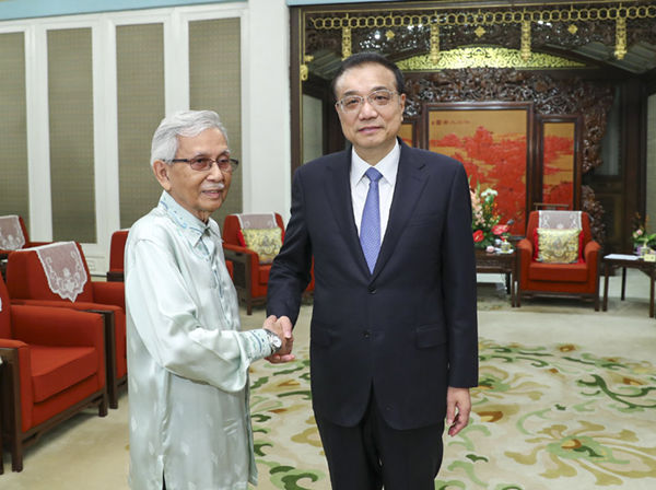 中南海紫光阁李克强总理会见马来西亚总理特使、元老理事会牵头人达因