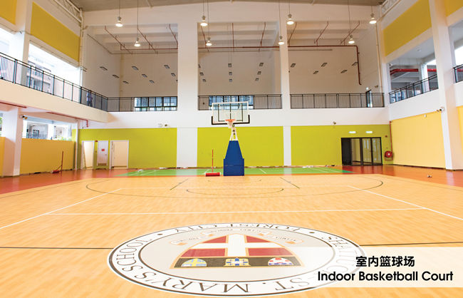嘉德圣玛丽森林城市国际学校的室内篮球场