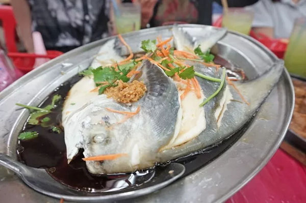新山美食:蒸鲳鱼